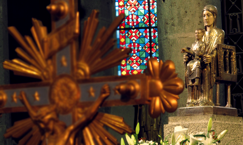 Notre-Dame d’Orcival, trésor auvergnat de l’art roman