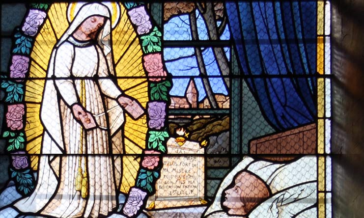 À Pellevoisin, la Vierge Marie apparaît 15 fois à une jeune femme et lui demande de prier pour la France